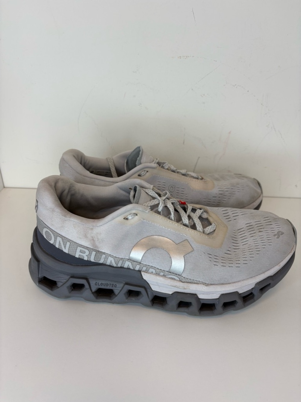 On Running Women’s Running Shoes - Gray and Silver
